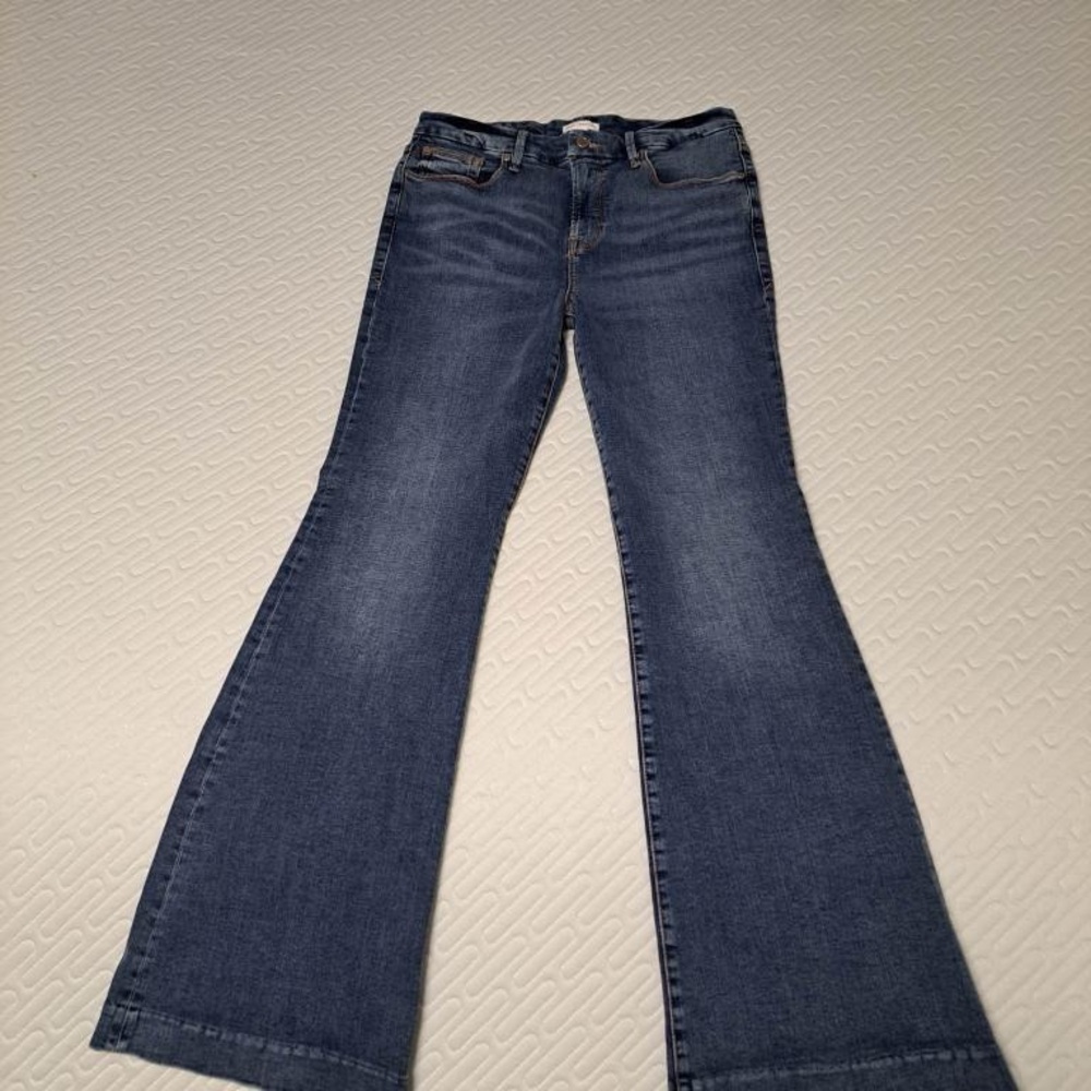 Good American Flared Jeans